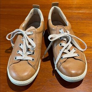 Paul Green brown leather sneakers size 7